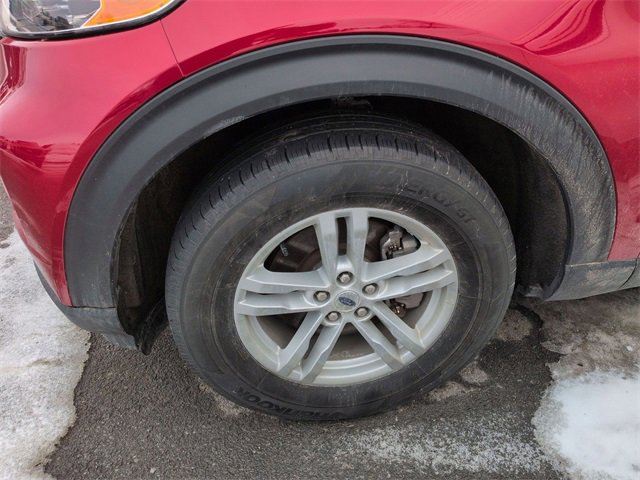 Certified 2022 Ford Explorer XLT w/ Equipment Group 202A image 8