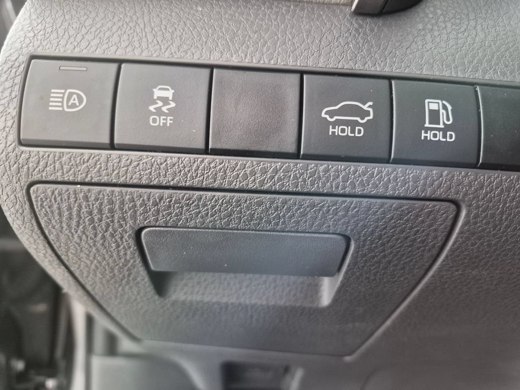 Used 2021 Toyota Camry SE FWD image 12