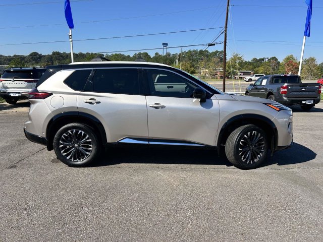 Used 2026 Nissan Rogue Platinum w/ Platinum Premium Package AWD/4WD image 2