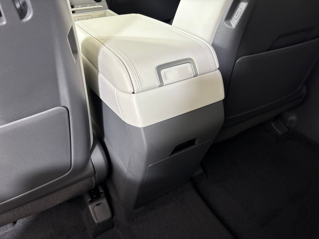 New 2027 Hyundai Santa Fe Limited FWD image 27