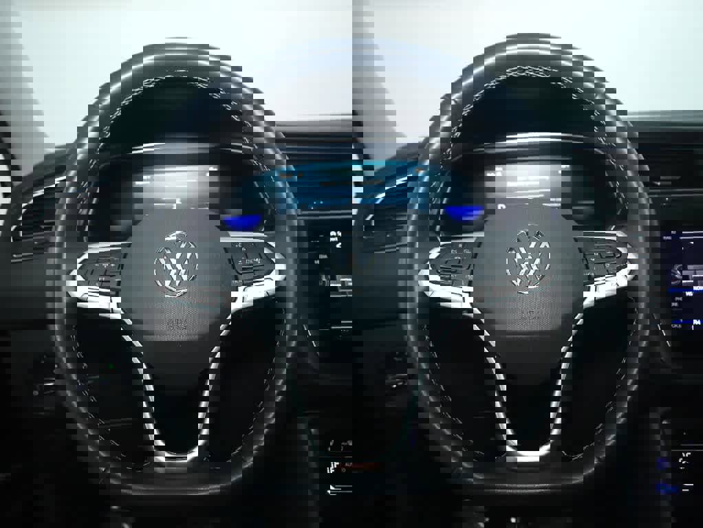 Certified 2022 Volkswagen Tiguan SE w/ Panoramic Sunroof Package image 23