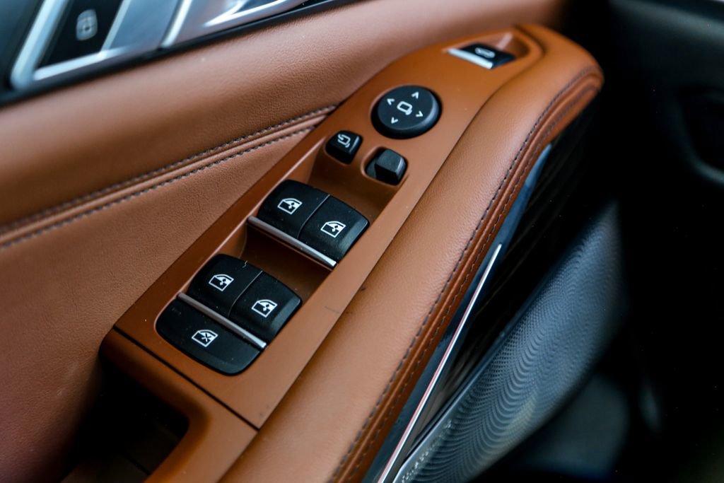 Used 2025 BMW X5 M60i w/ Executive Package image 22