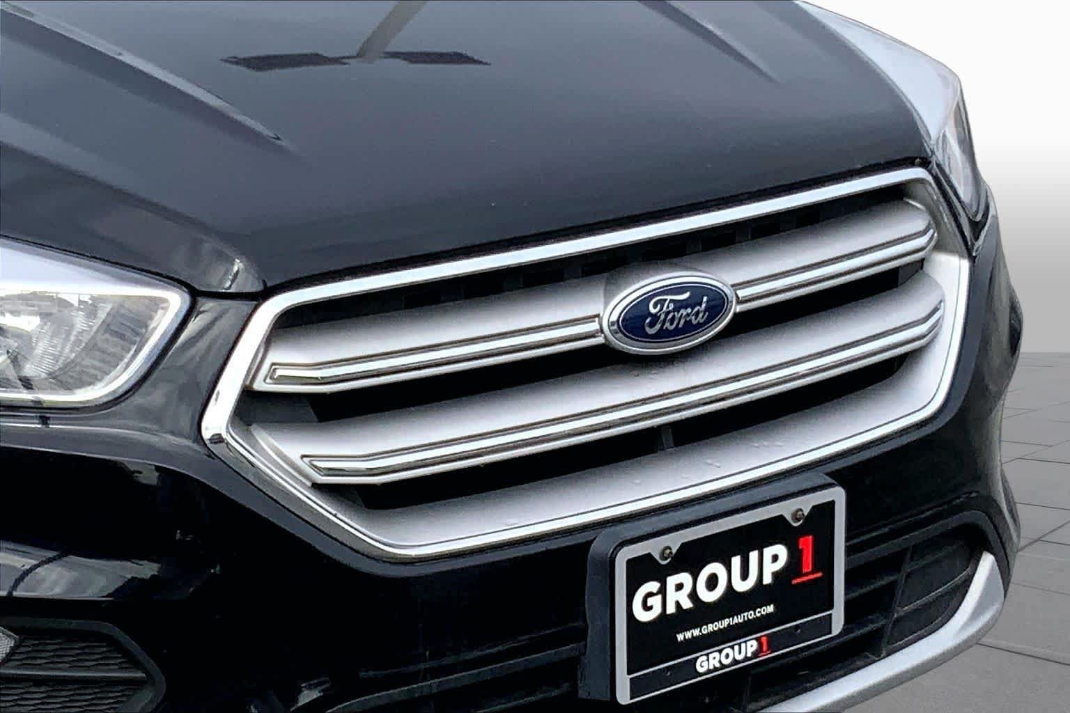 Certified 2018 Ford Escape SE w/ Ford Safe & Smart Package AWD/4WD image 26