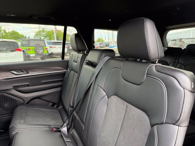 New 2026 Jeep Grand Cherokee L 4WD image 9