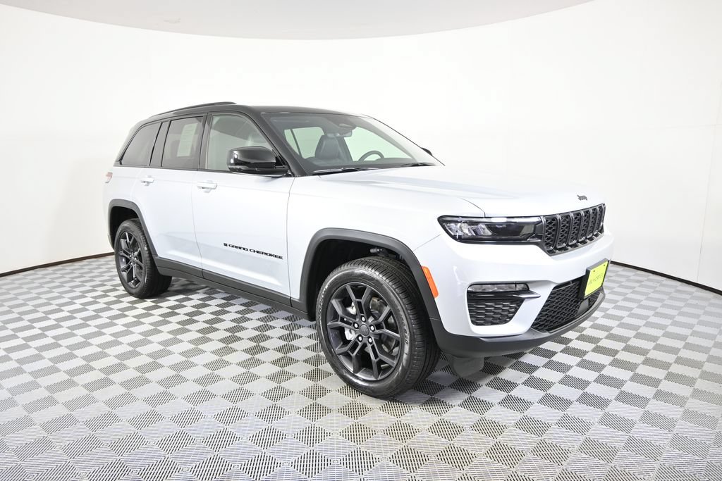 Used 2025 Jeep Grand Cherokee Limited w/ Trailer Tow Package AWD/4WD image 9