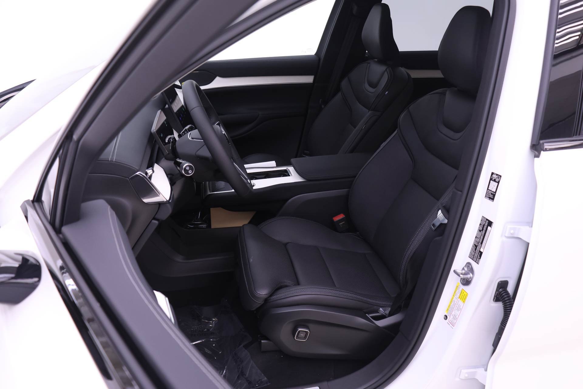 New 2026 Volvo EX90 Ultra AWD/4WD image 7