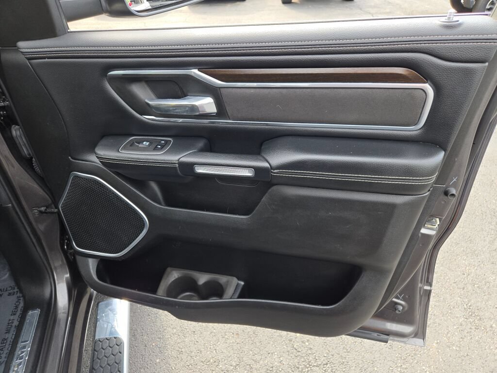 Used 2022 RAM 1500 Laramie AWD/4WD image 5