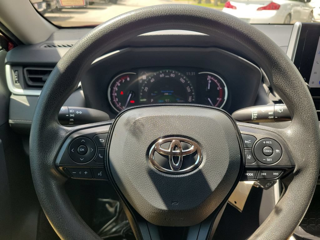 Used 2024 Toyota RAV4 LE FWD image 8