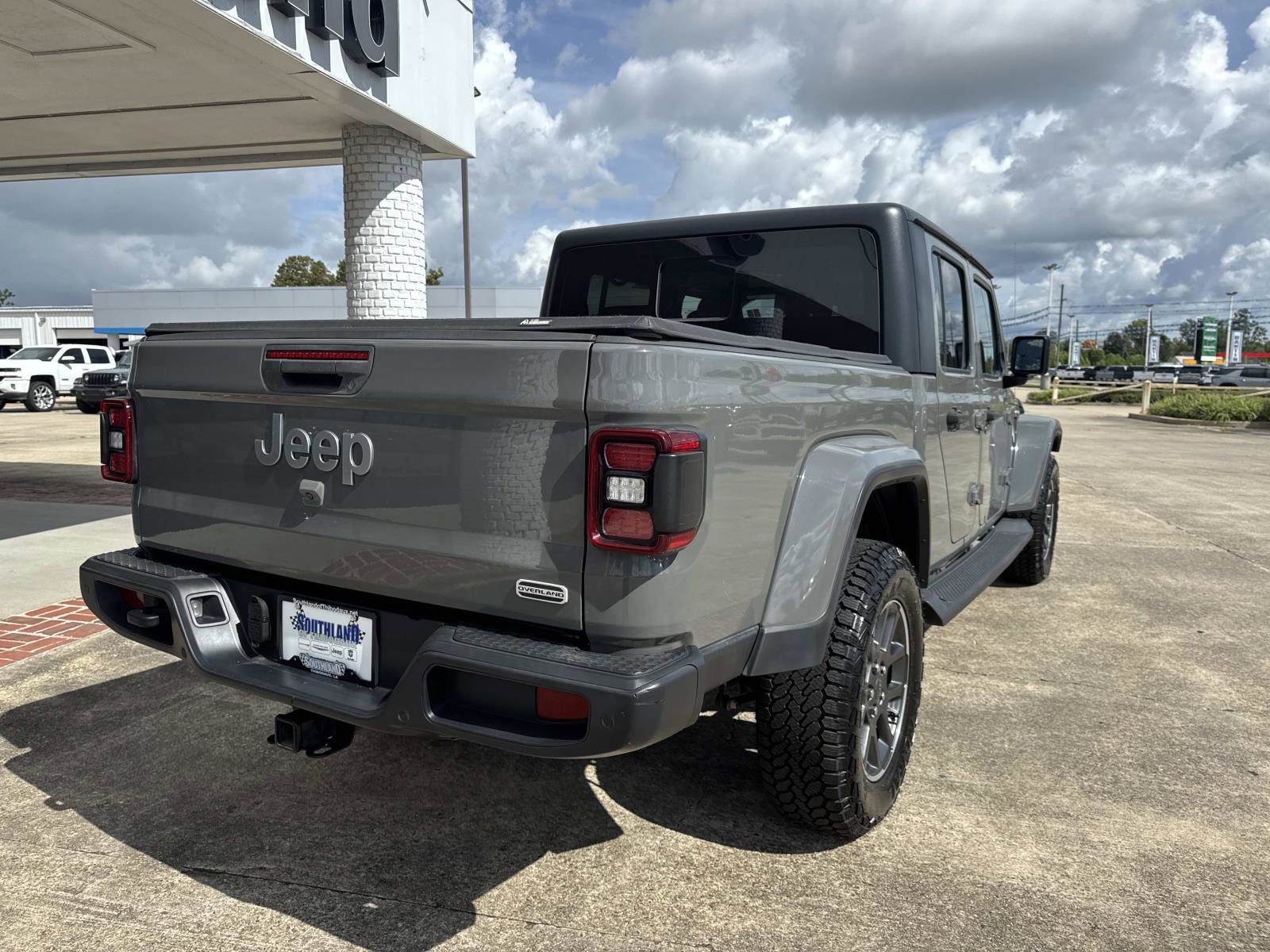 Used 2020 Jeep Gladiator Overland AWD/4WD image 7