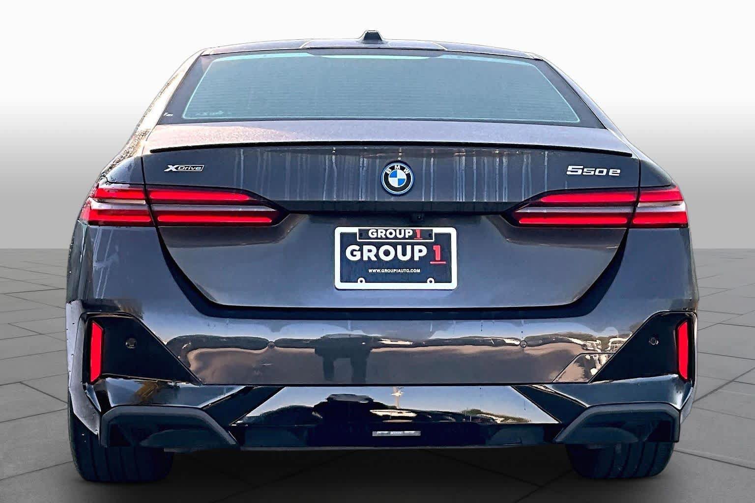 Used 2026 BMW 550e xDrive AWD/4WD image 4