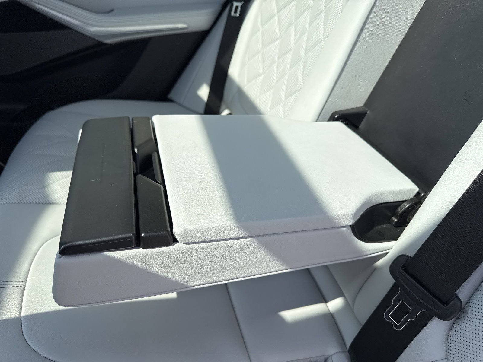 Used 2024 BMW X5 sDrive40i w/ Premium Package image 16