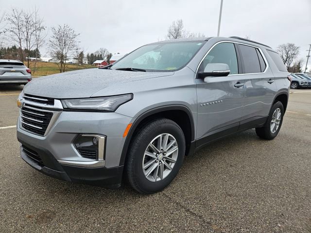 Used 2023 Chevrolet Traverse LT image 3