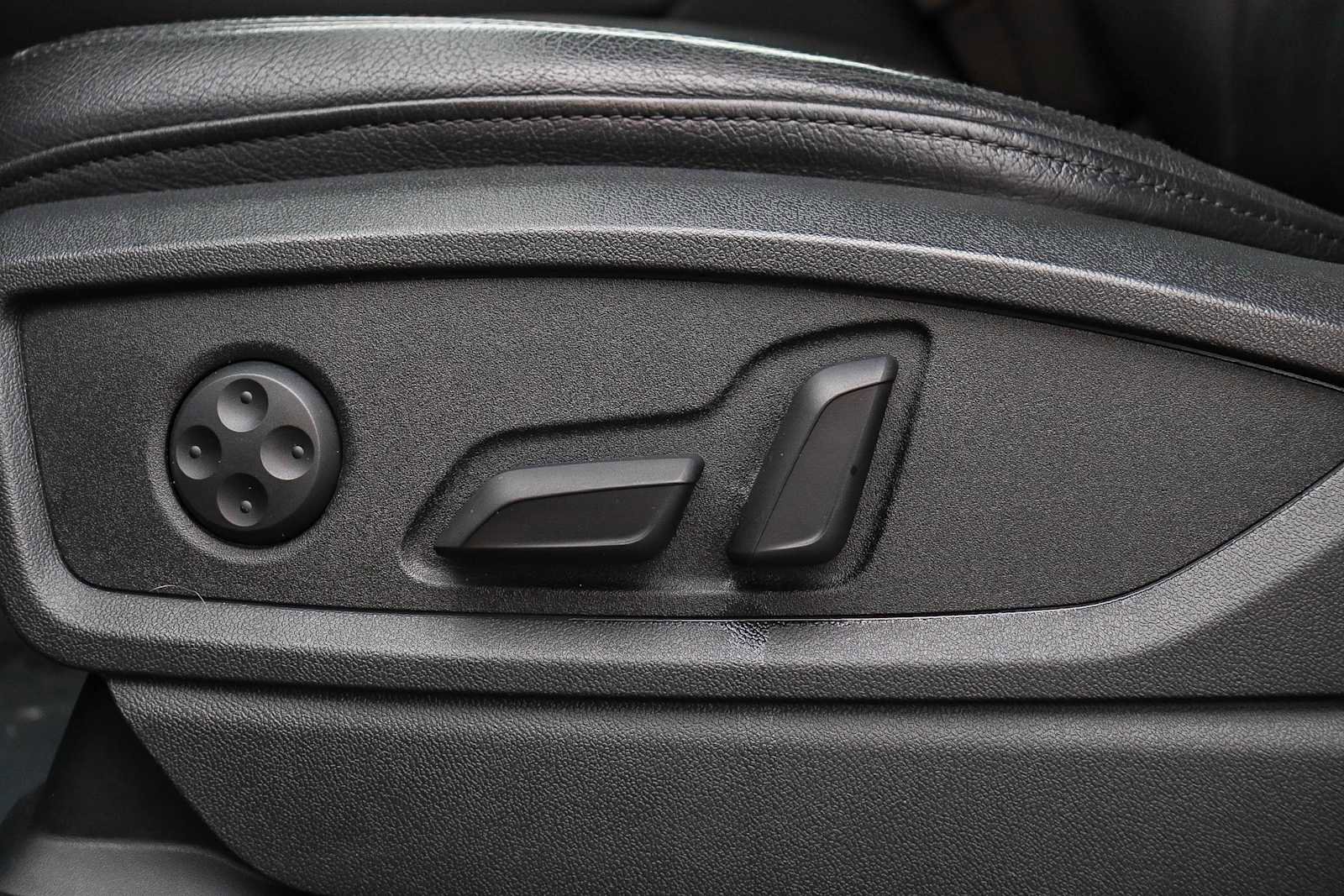 Used 2020 Audi Q5 e Premium Plus w/ Premium Plus Package image 27