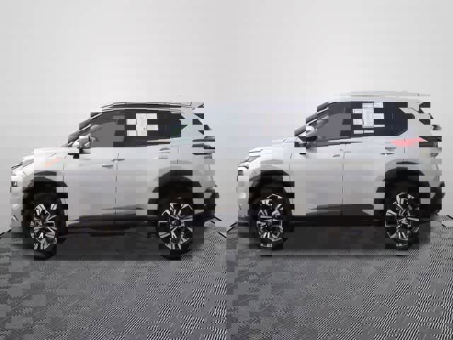 Used 2023 Nissan Rogue SV FWD image 2