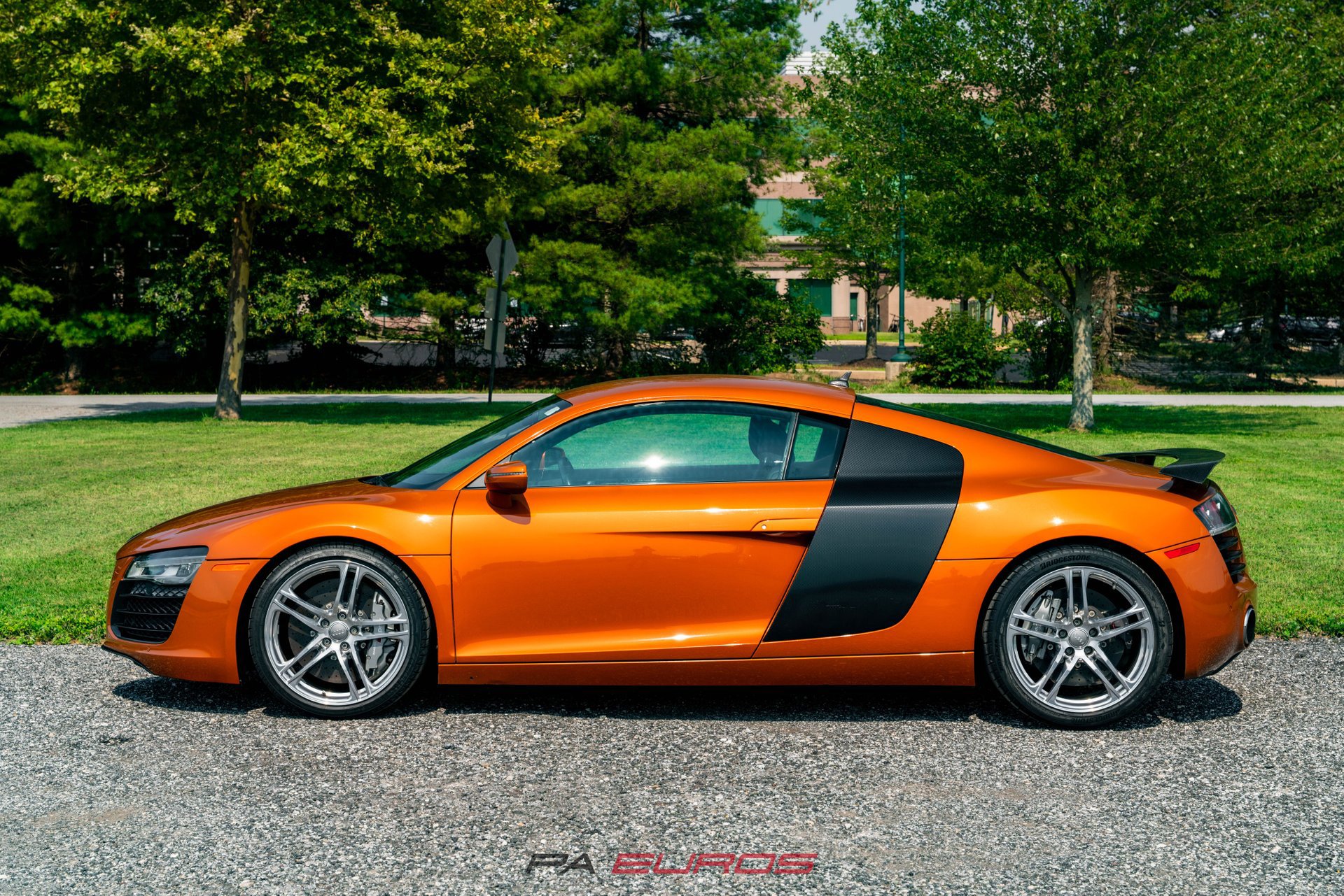 Used 2014 Audi R8 V8 w/ Ceramic Brake Package image 2