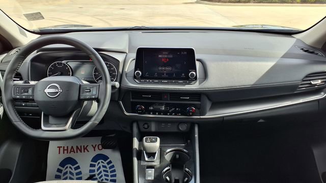 Used 2025 Nissan Rogue SV image 20