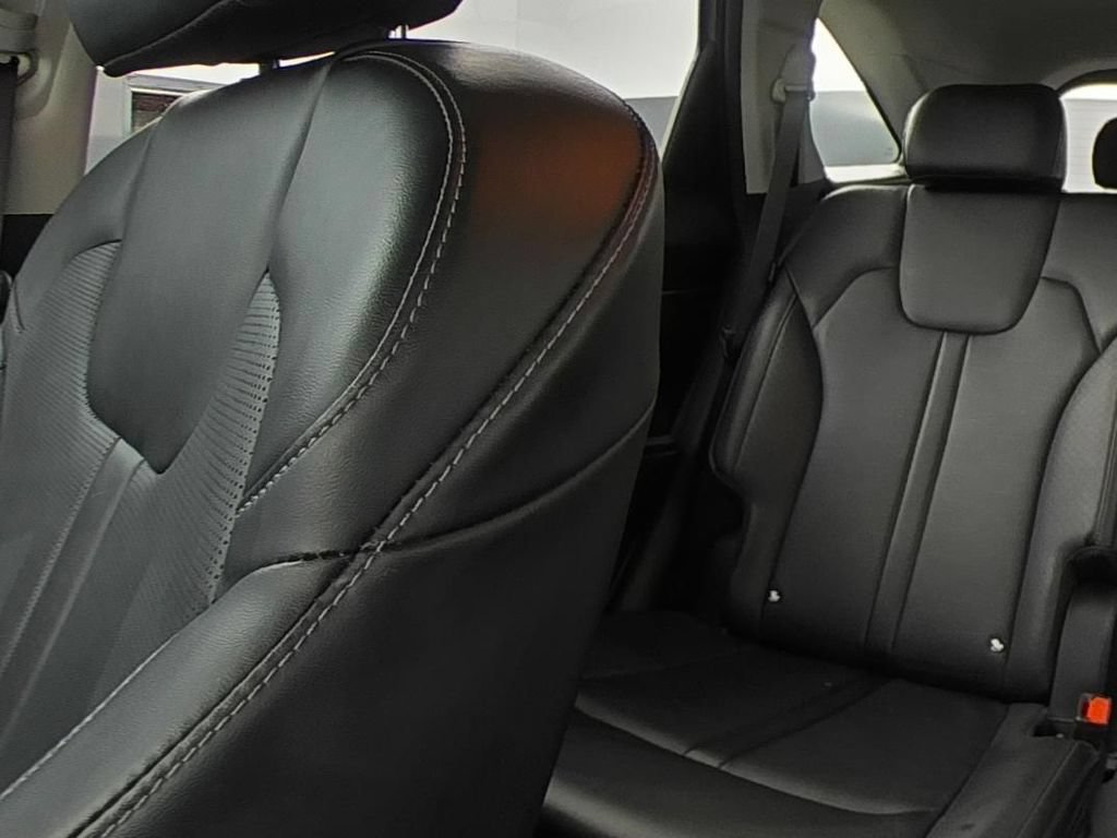 Used 2025 Kia Sorento EX FWD image 12