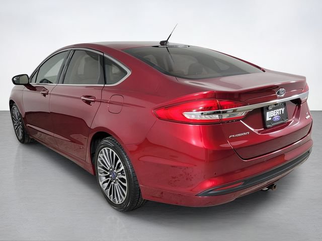 Used 2017 Ford Fusion SE w/ Fusion SE Technology Package FWD image 5