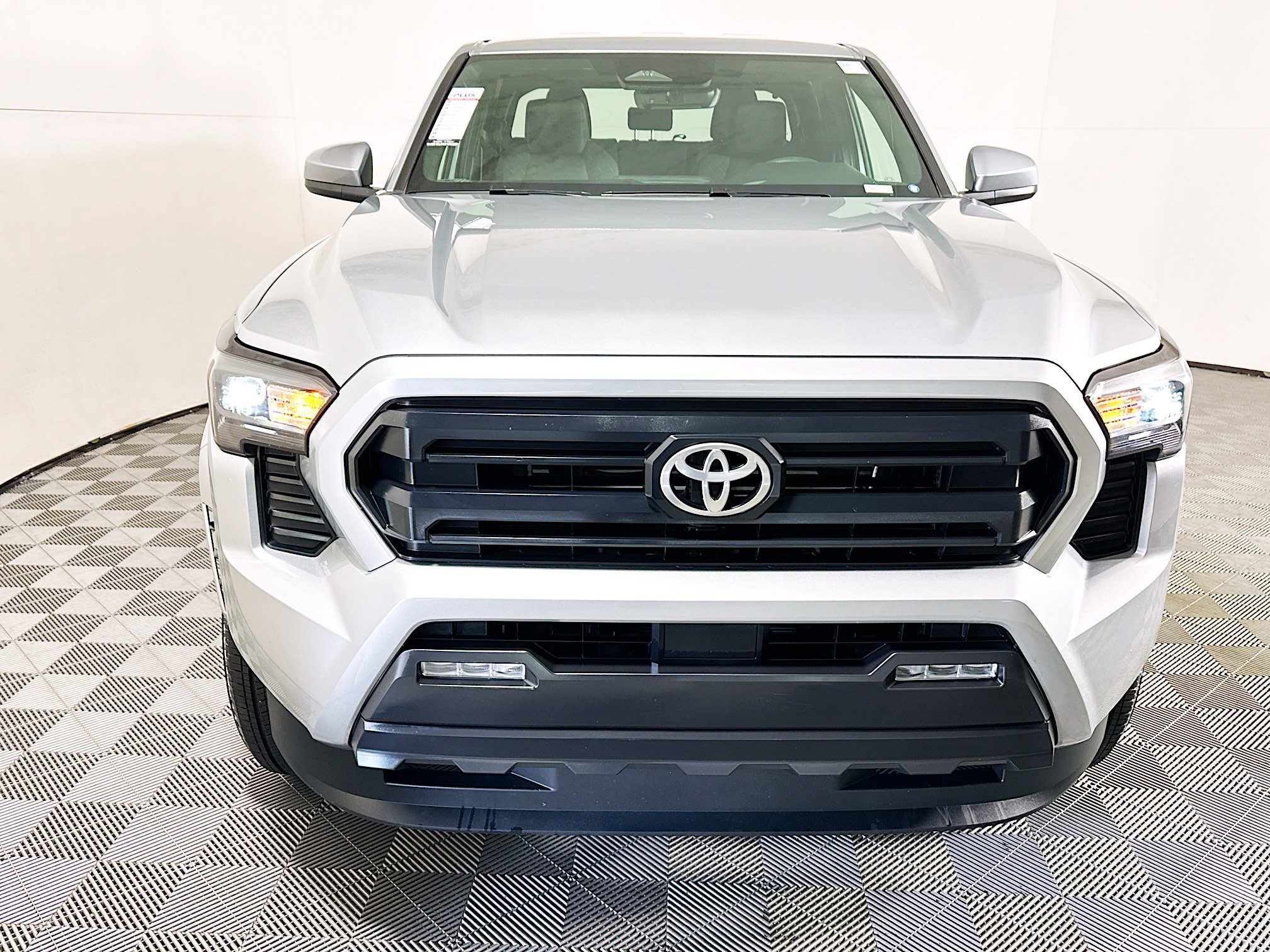 Used 2025 Toyota Tacoma SR5 image 8