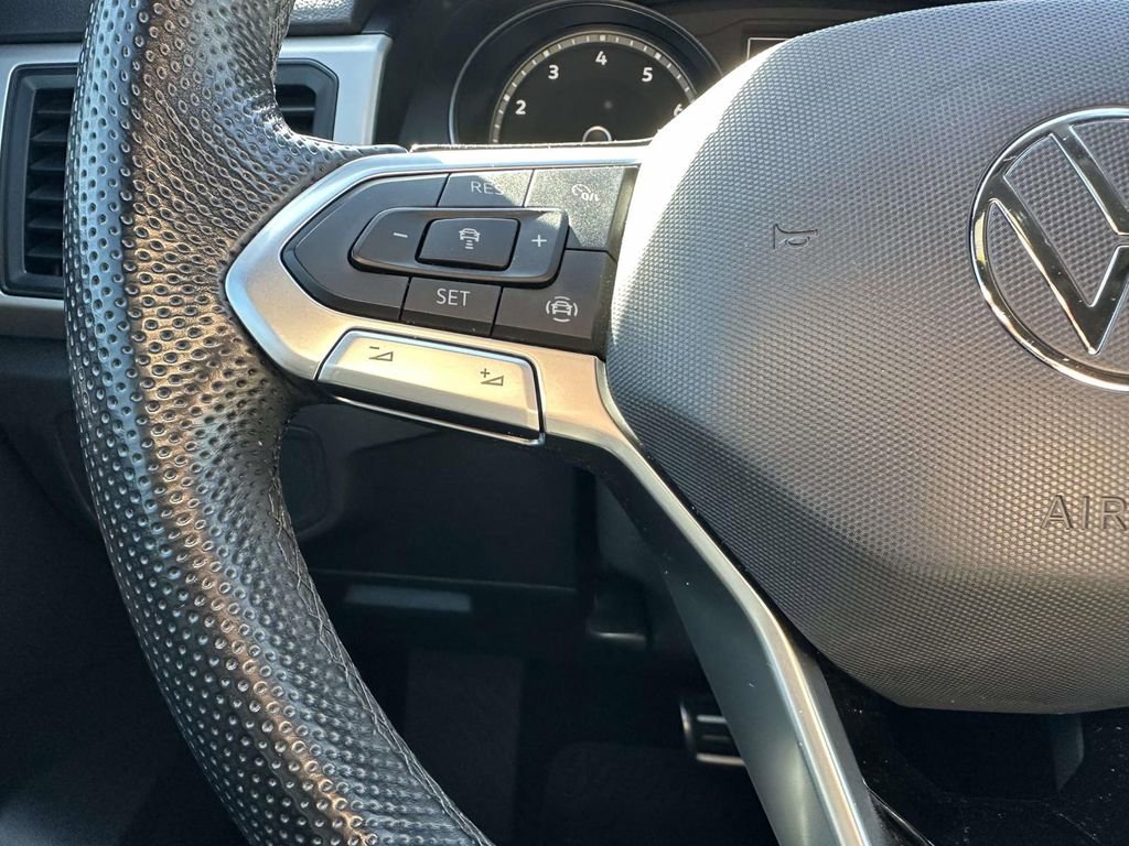 Used 2021 Volkswagen Atlas Cross Sport SE image 13