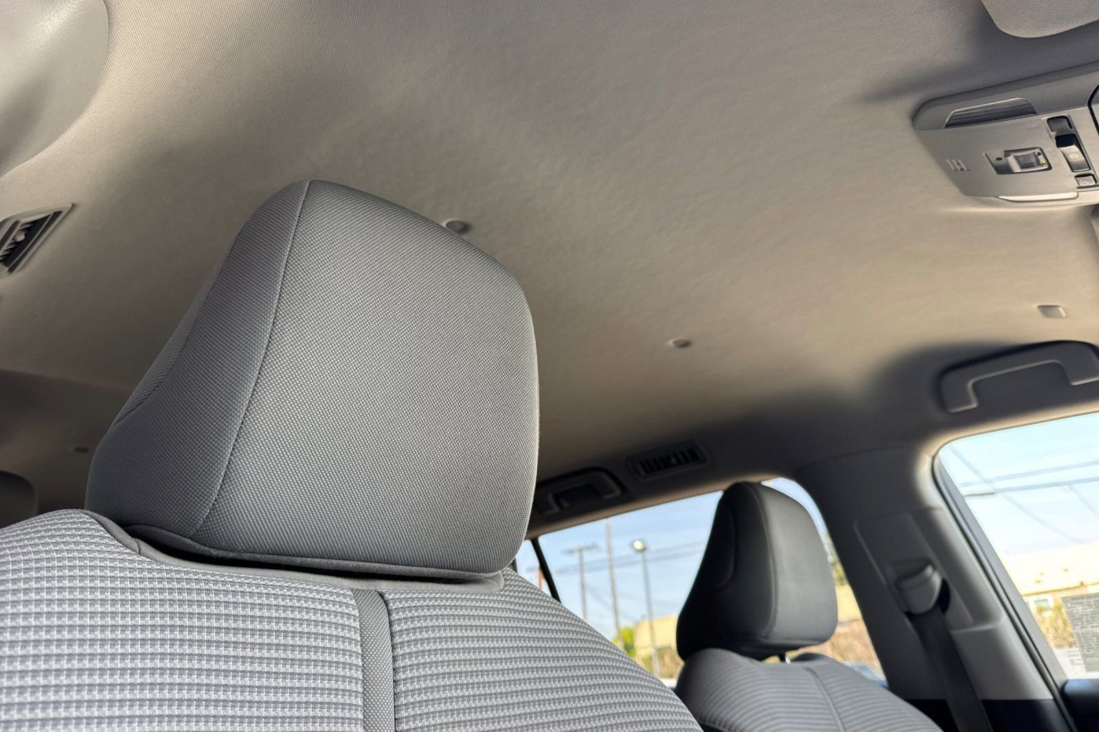 Certified 2020 Toyota Highlander LE image 24