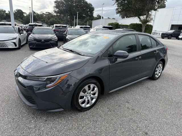 Used 2025 Toyota Corolla LE FWD image 5