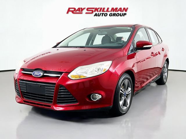 Used 2014 Ford Focus SE w/ SE Sport Package FWD image 3