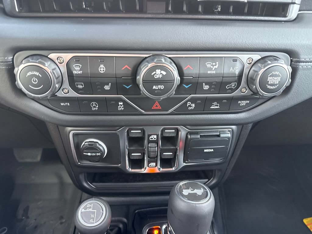 New 2027 Jeep Wrangler Unlimited Sahara AWD/4WD image 19