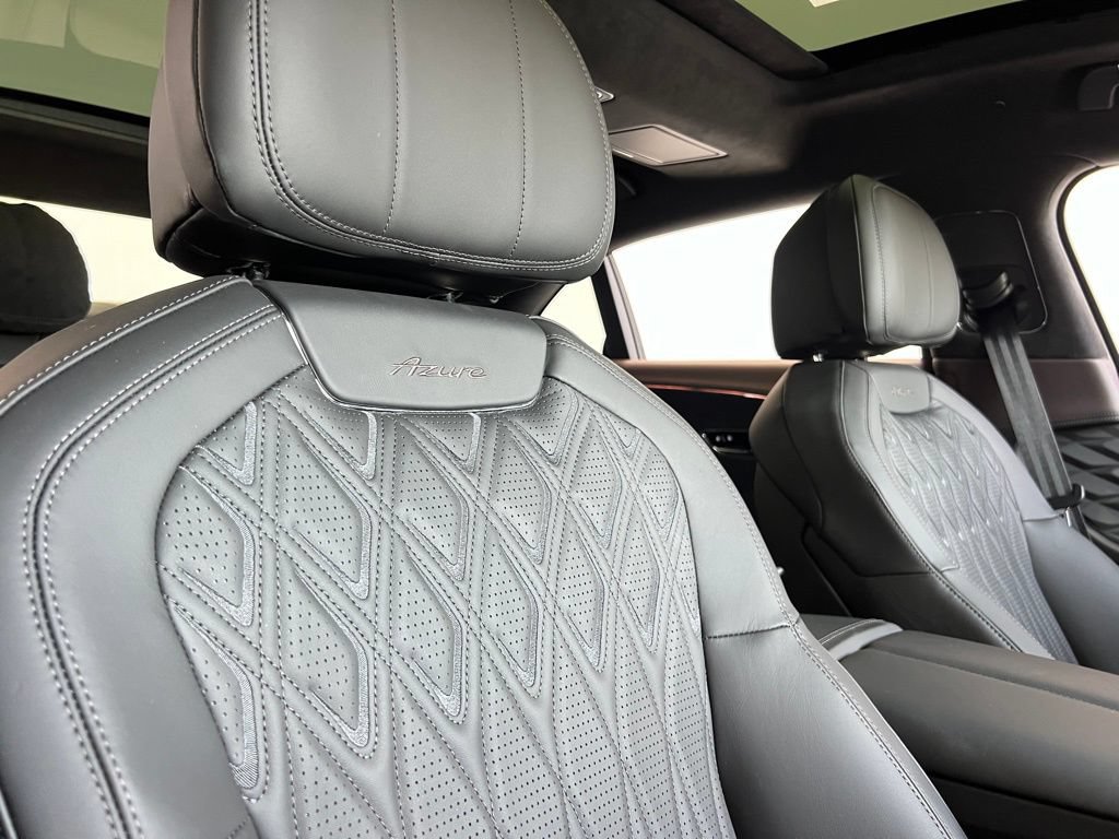 Used 2026 Bentley Flying Spur Plug-In Hybrid AWD/4WD image 26