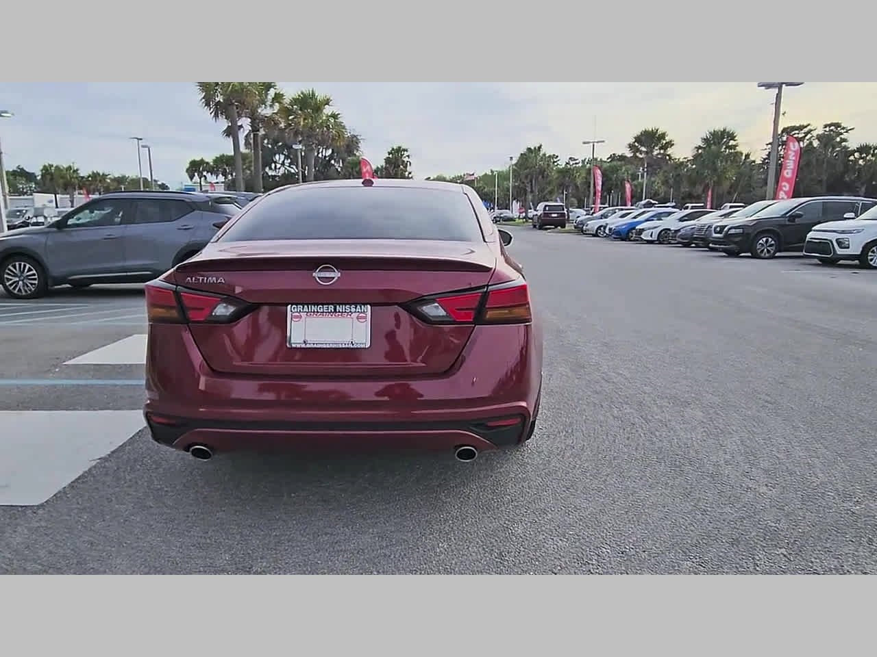 Used 2025 Nissan Altima 2.5 SV w/ SV Special Edition Package FWD image 31