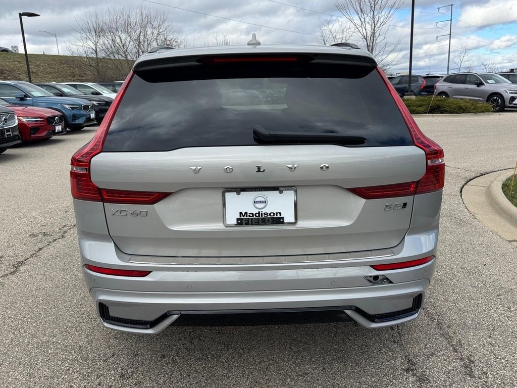 Certified 2023 Volvo XC60 B5 Plus w/ Climate Package image 4