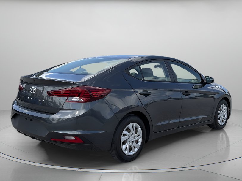 Used 2020 Hyundai Elantra SE FWD image 3