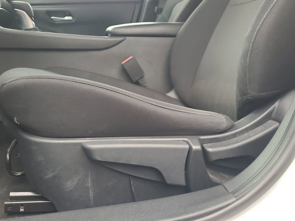 Used 2024 Nissan Sentra SV image 23