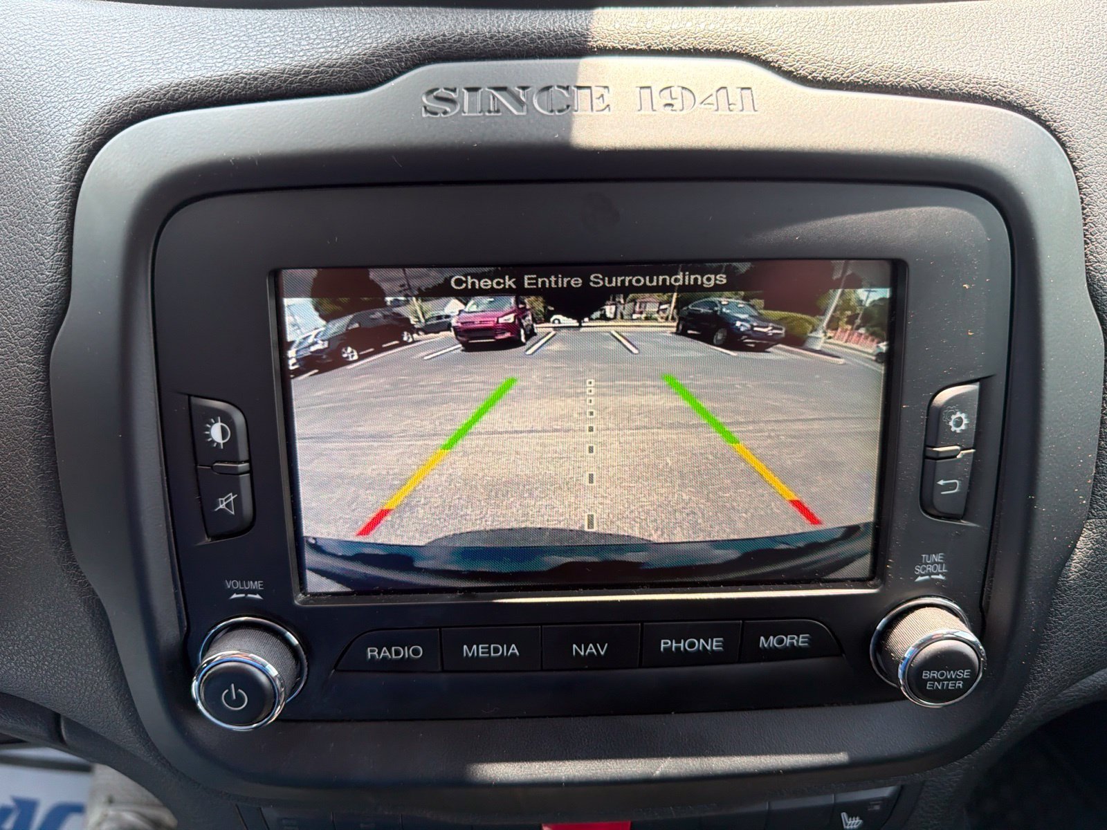 Used 2016 Jeep Renegade Latitude AWD/4WD image 18