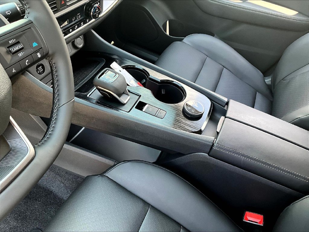 New 2026 Nissan Rogue Dark Armor AWD/4WD image 25