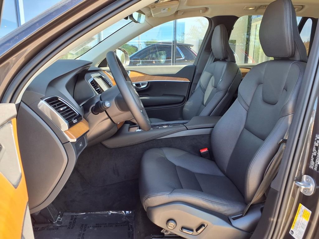 Certified 2024 Volvo XC90 B6 Plus AWD/4WD image 7