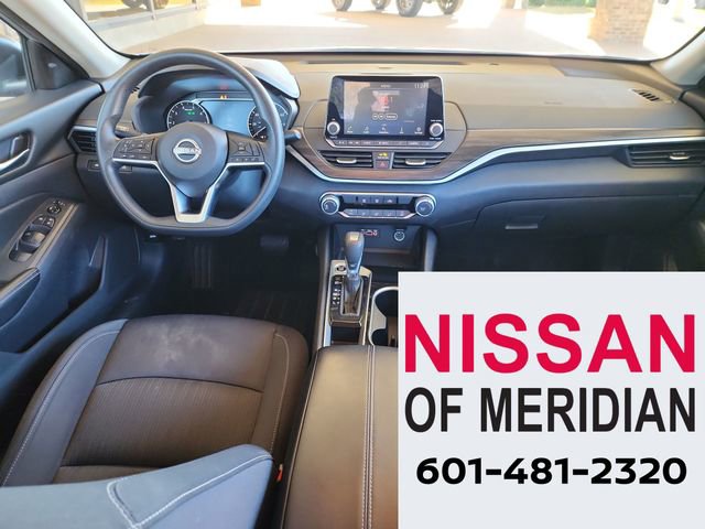 Used 2024 Nissan Altima 2.5 SV image 18