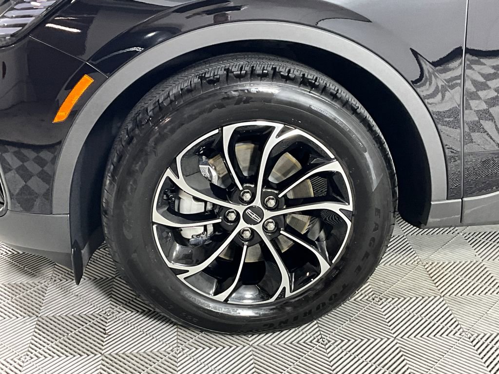 Used 2025 Lincoln Nautilus Premier image 28