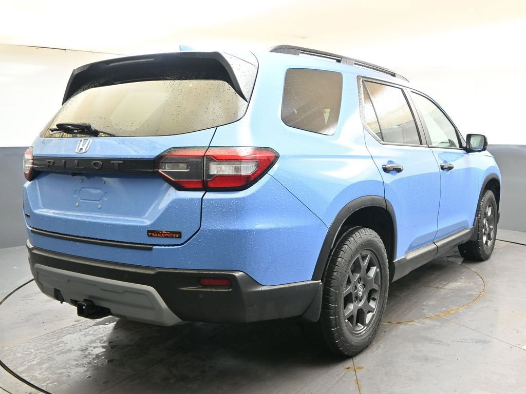 Used 2025 Honda Pilot TrailSport image 5