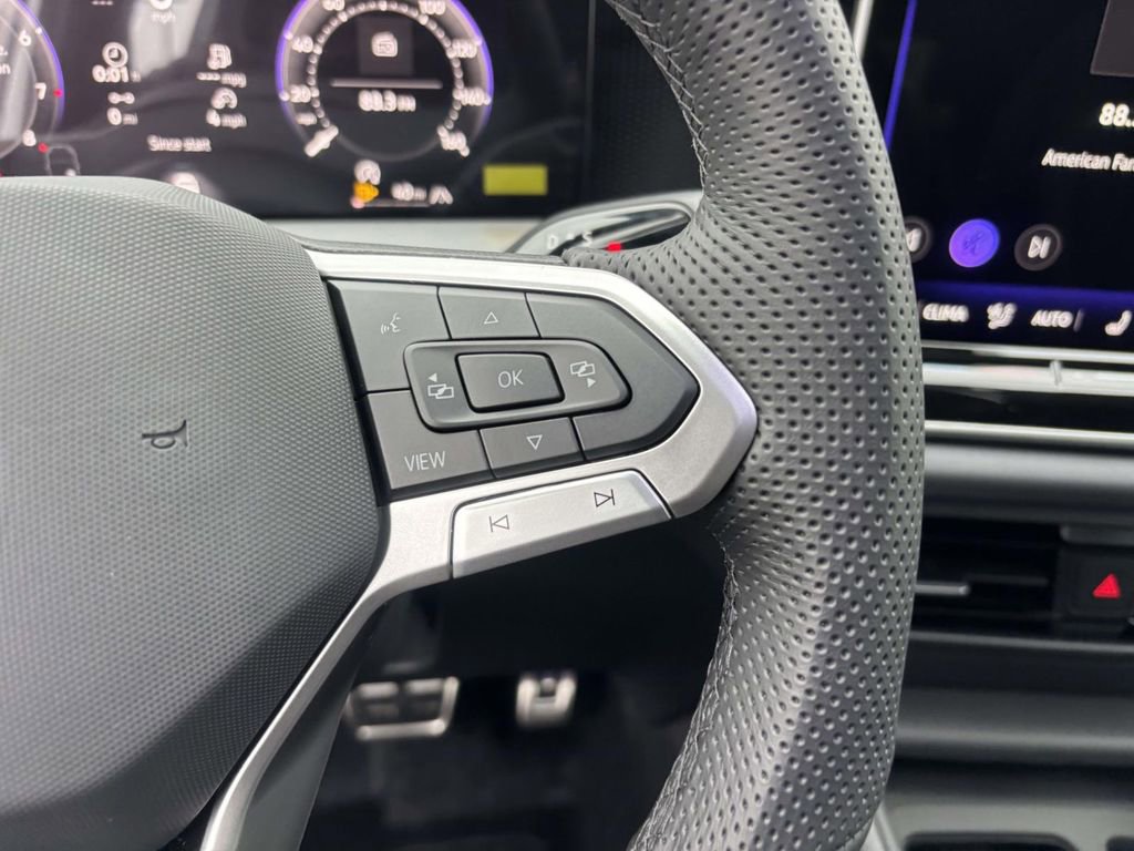 New 2026 Volkswagen Tiguan SE R-Line image 18