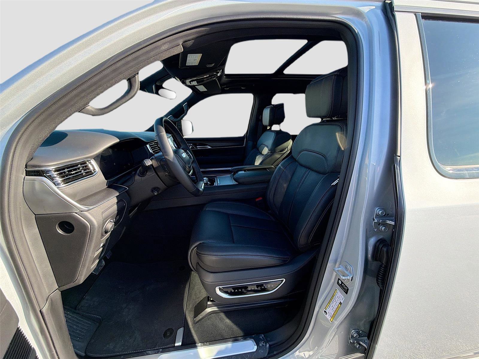 New 2026 Jeep Grand Wagoneer Summit image 17