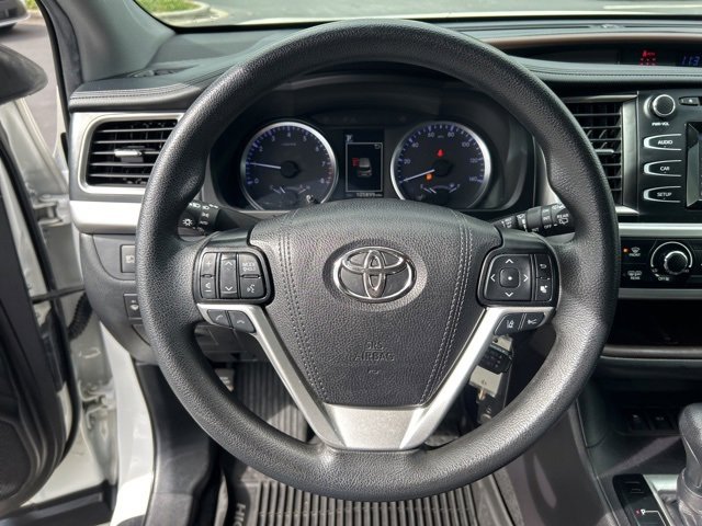 Used 2019 Toyota Highlander LE image 20