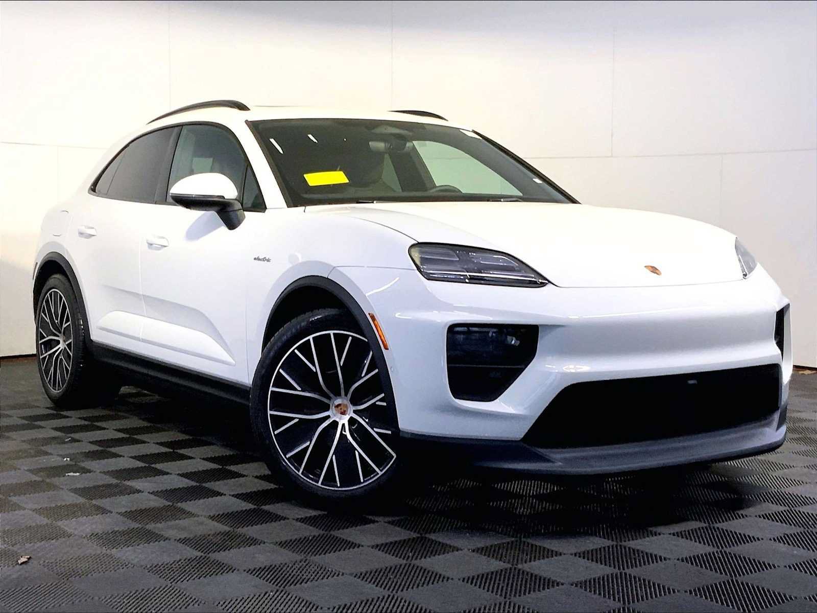New 2026 Porsche Macan 4 Electric AWD/4WD image 9