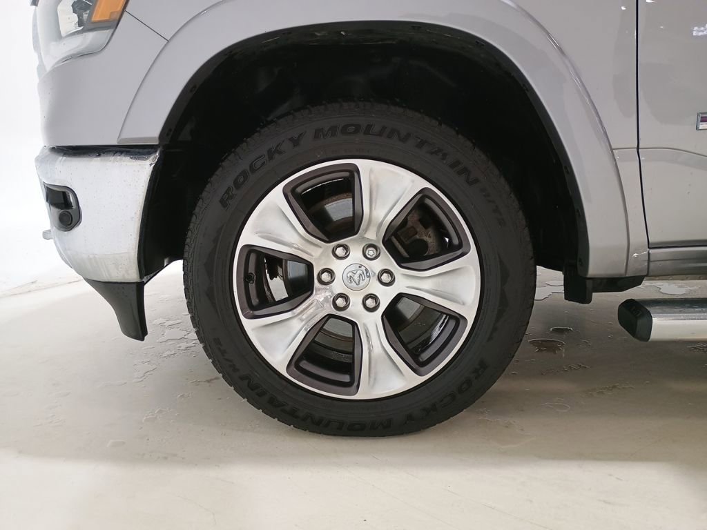 Used 2022 RAM 1500 Laramie AWD/4WD image 8