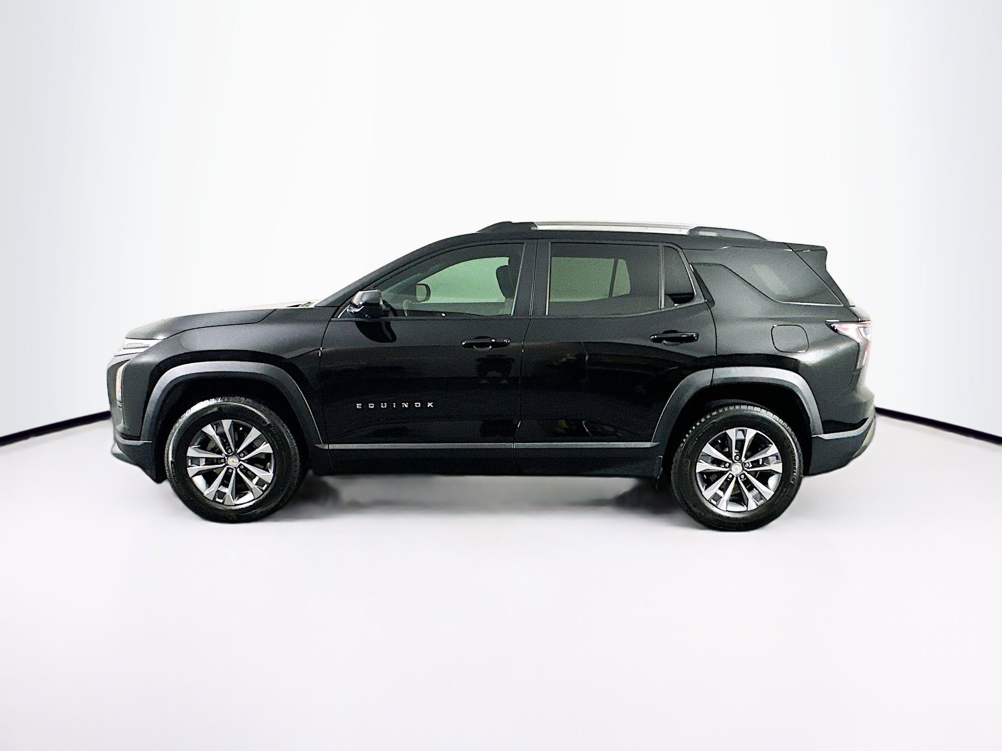 Used 2025 Chevrolet Equinox LT w/ Convenience Package II image 4