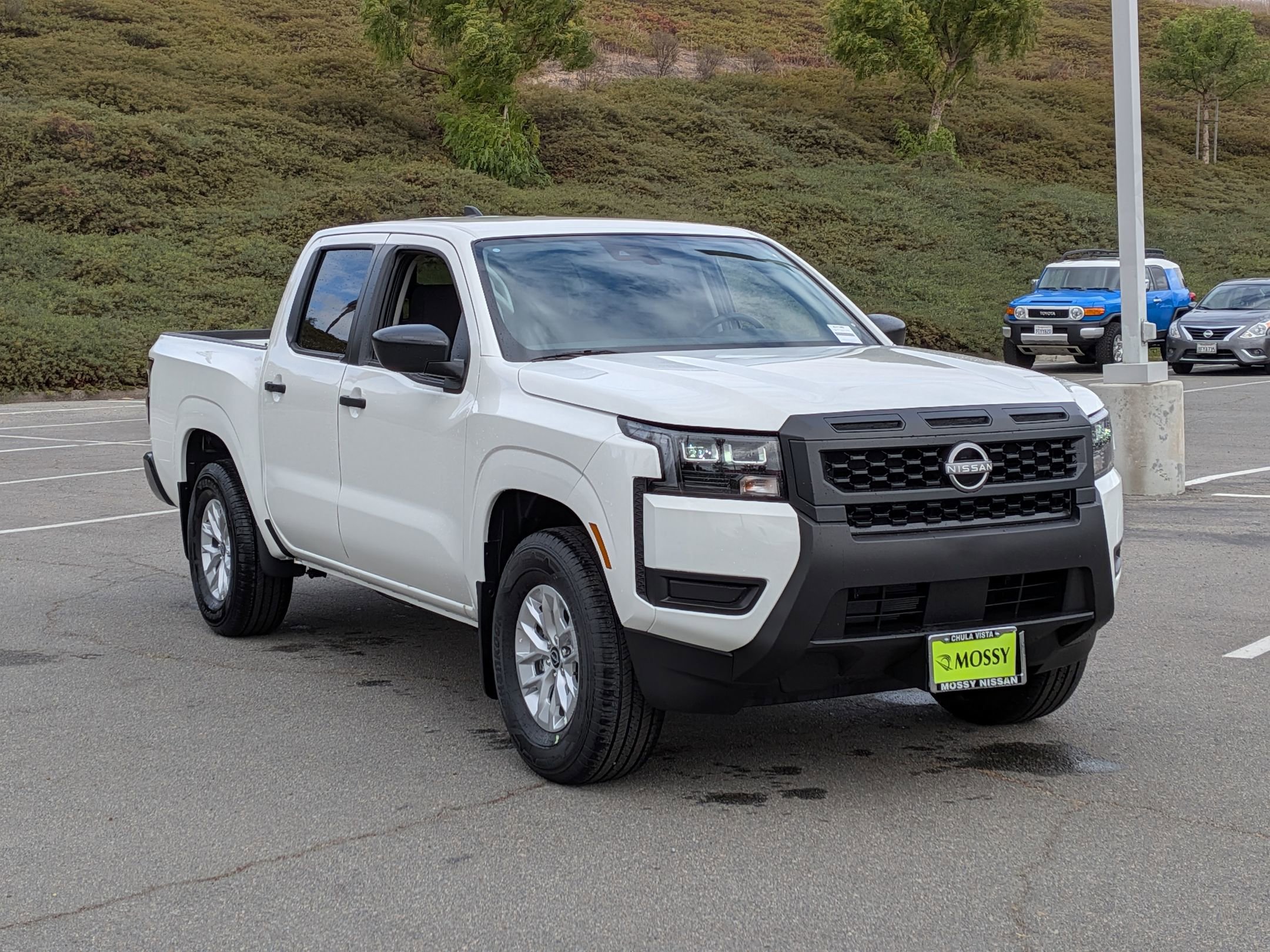 New 2026 Nissan Frontier S image 3