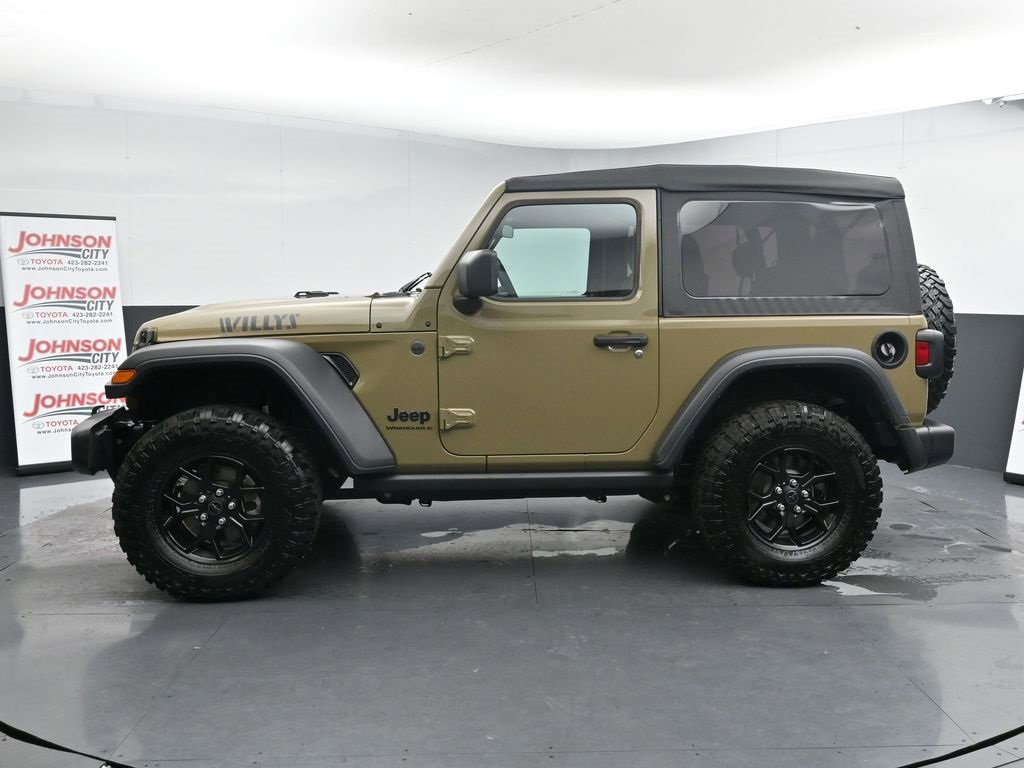 Used 2025 Jeep Wrangler Sport image 5