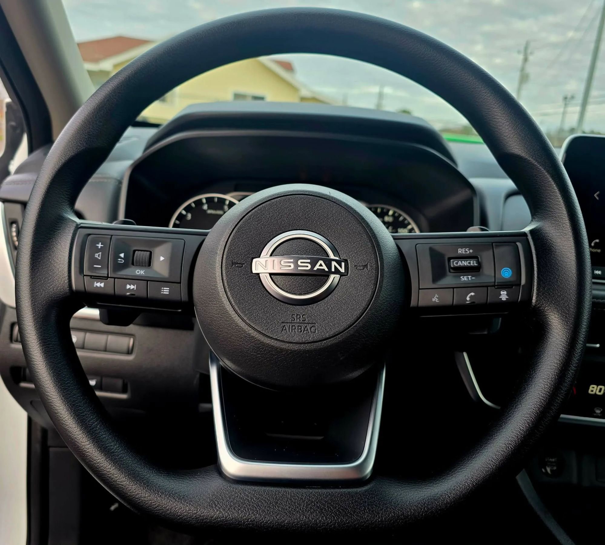 Used 2024 Nissan Rogue SV image 22