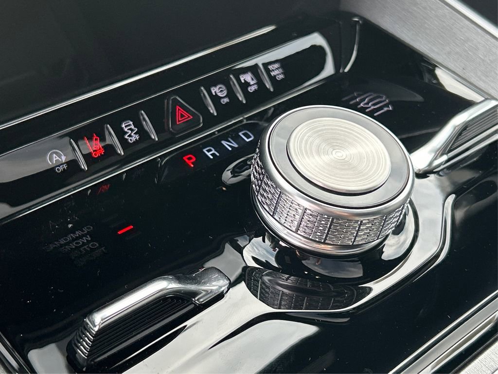 New 2025 Jeep Wagoneer Series III w/ Quick Order Package 25C Super image 43