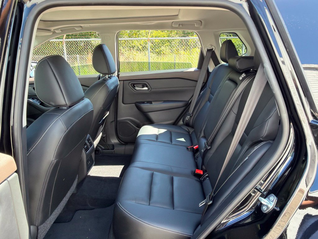 Used 2023 Nissan Rogue SL FWD image 19